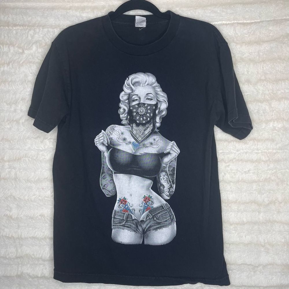 Marilyn Monroe Tattoo Med black white shirt Alstyle vintage style